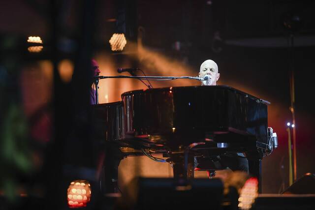 5317072_web1_ptr-BillyJoel002-081222