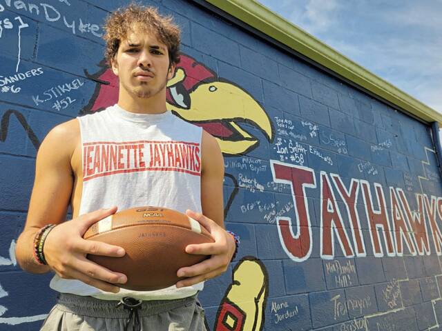 From soccer goalkeeper to 2-way football player, Jeannette senior does it all in the fall