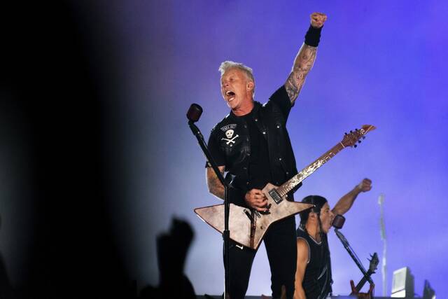 5338659_web1_ptr-metallica10-081522