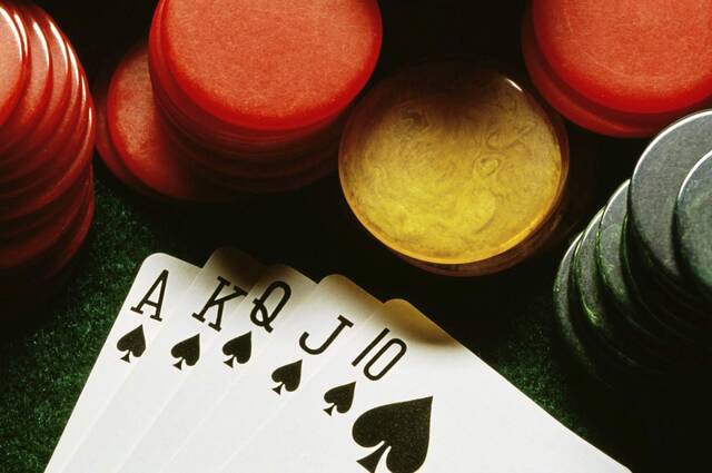 5344426_web1_gtr-Poker-