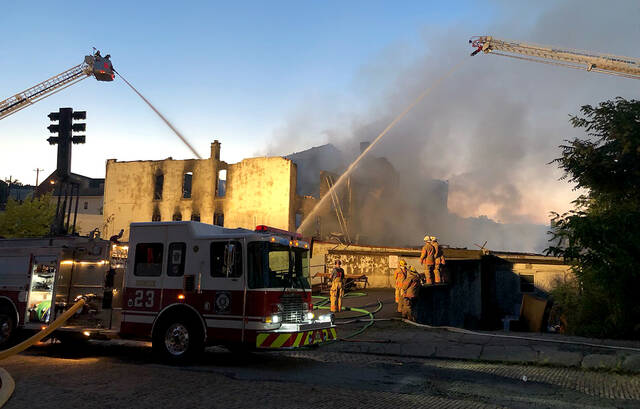 5347294_web1_ptr-RochesterFireBW-081922
