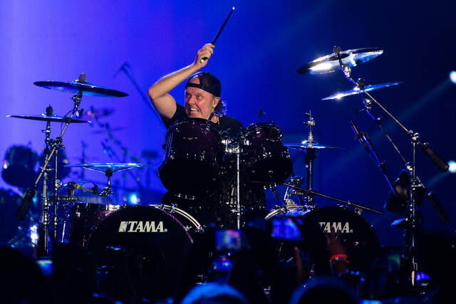 5348200_web1_ptr-metallica11-081522-copy