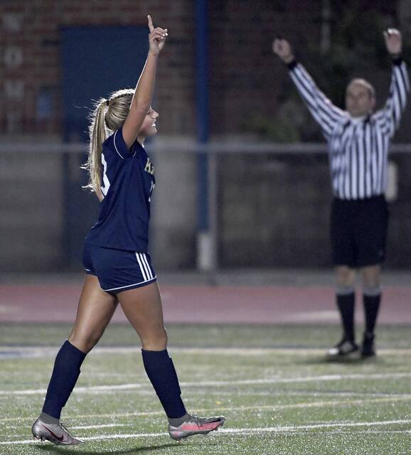 5354145_web1_PTR-NorwinFCgsoc01-100620