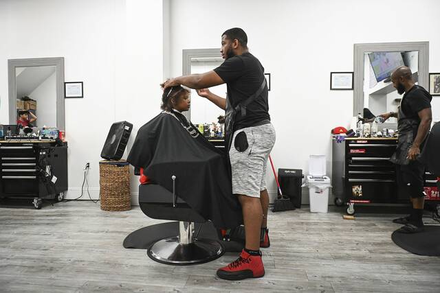 5361050_web1_vnd-lo-freehaircuts004-082522