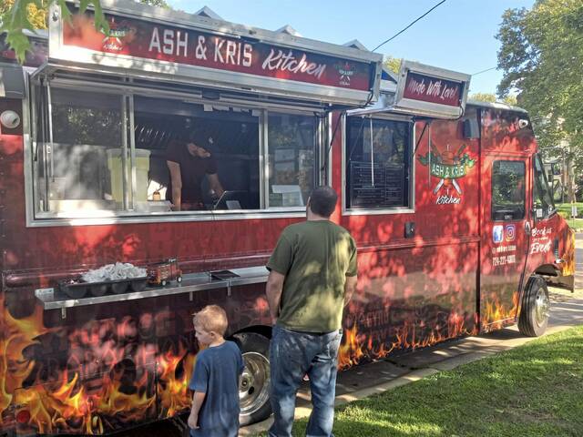 5364425_web1_pal-foodtruckday-090122-5