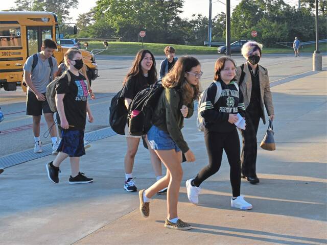 5372626_web1_hj-backtoschool-090122-10