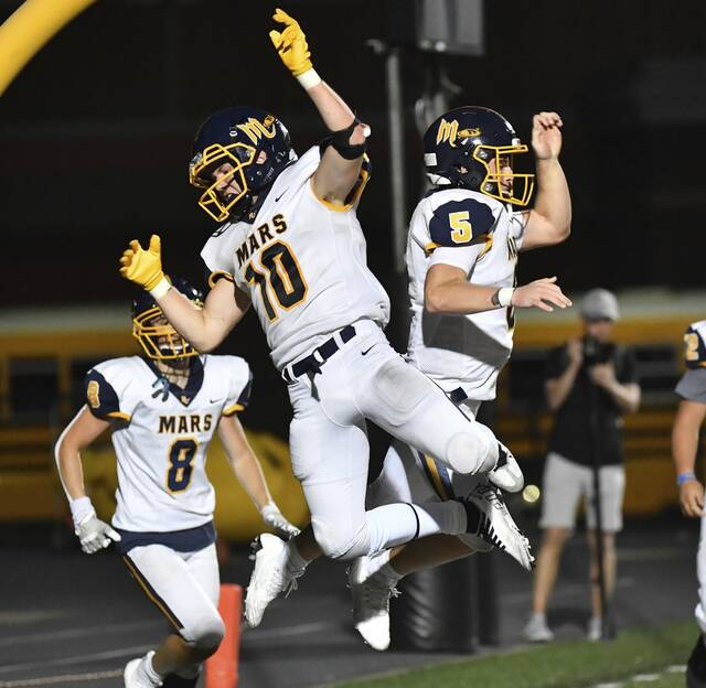 Mars surges past Montour as coach Eric Kasperowicz wins in return to sidelines