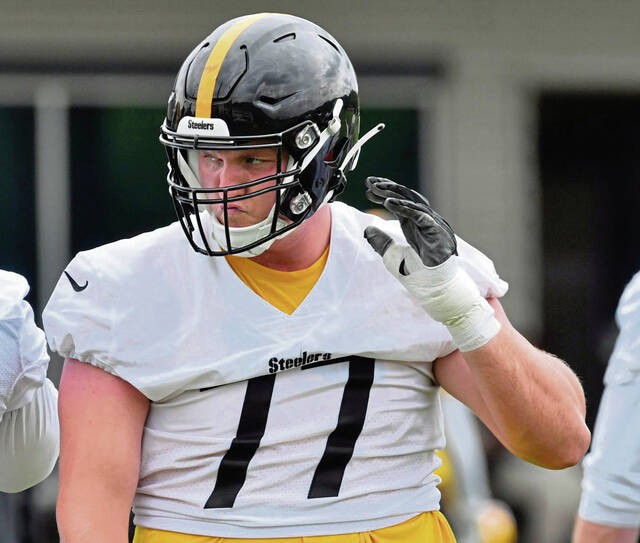 Steelers cut Henry Mondeaux, John Leglue, 22 others to close in on 53-man roster limit