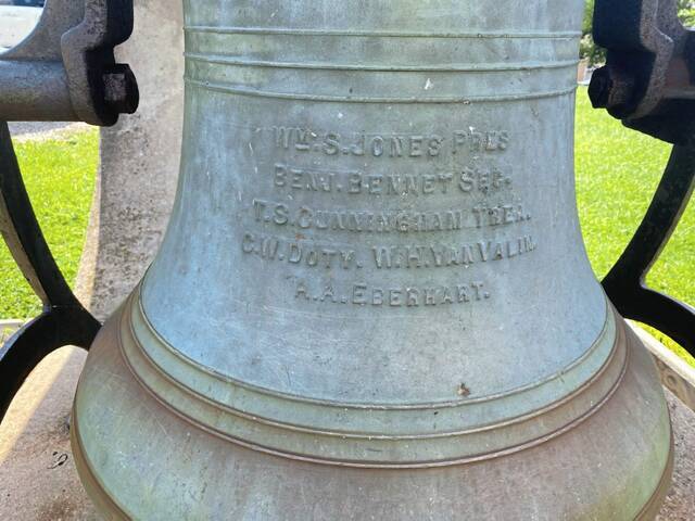 5368490_web1_wep-whatsthatbell4