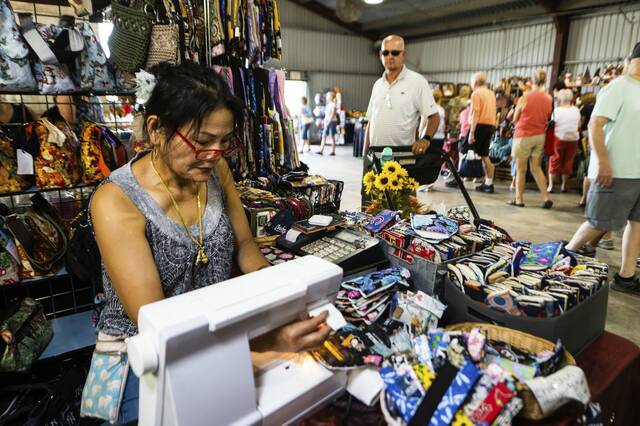 5390131_web1_gtr-lo-fairfestival2-090322