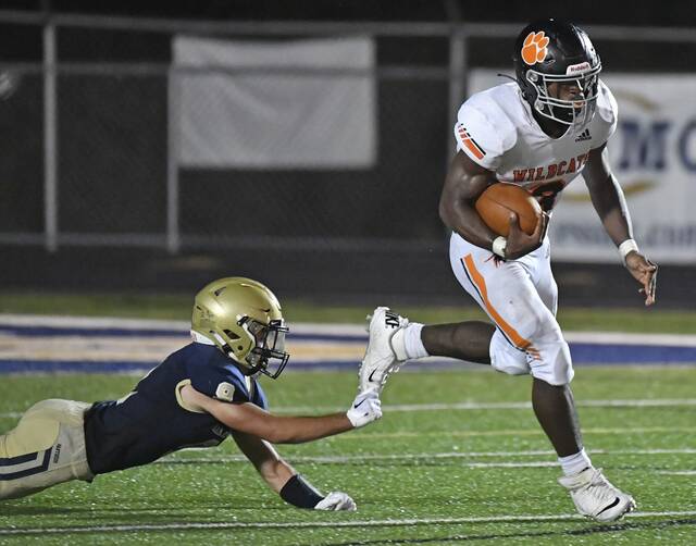 Robert Fulton scores 4 touchdowns as Latrobe beats Franklin Regional in 2OT