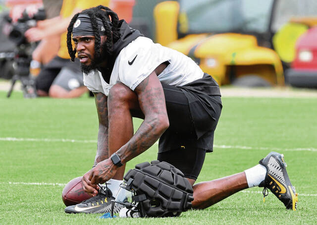 5414473_web1_ptr-Steelers01-072822