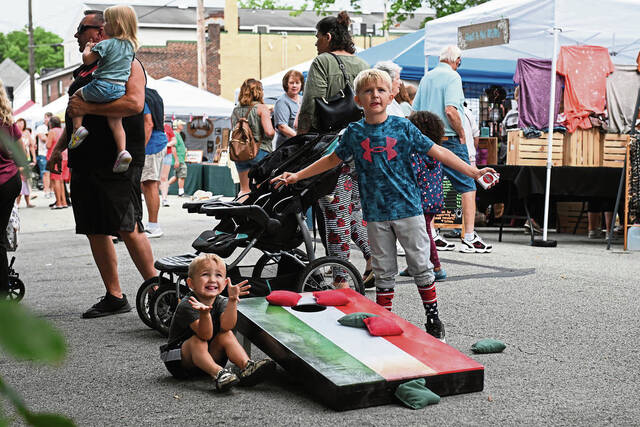 5417498_web1_gtr-LatrobeItalianFest005-091122