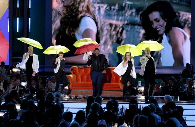 5423597_web1_ptr-TVTALK3-09122022-Emmys