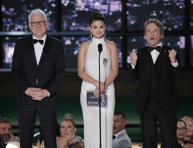 5423597_web1_ptr-TVTALK4-09122022-Emmys