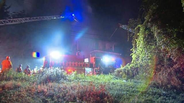 5423901_web1_ptr-PghHouseFire-091422