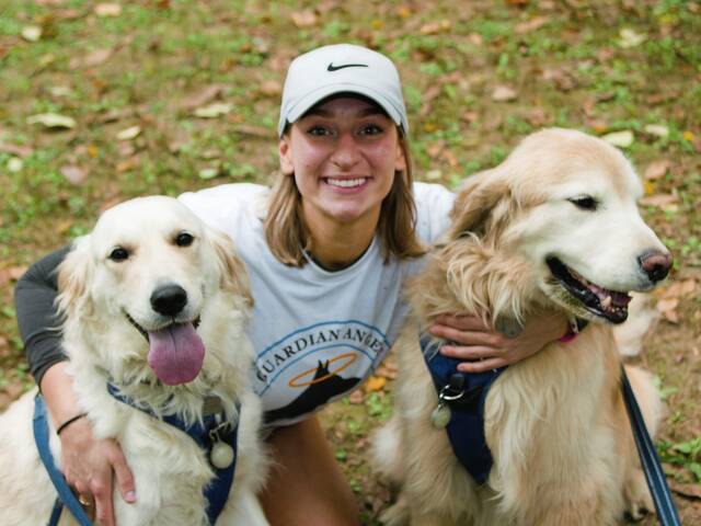 5426079_web1_pal-muttstrut-092222-3