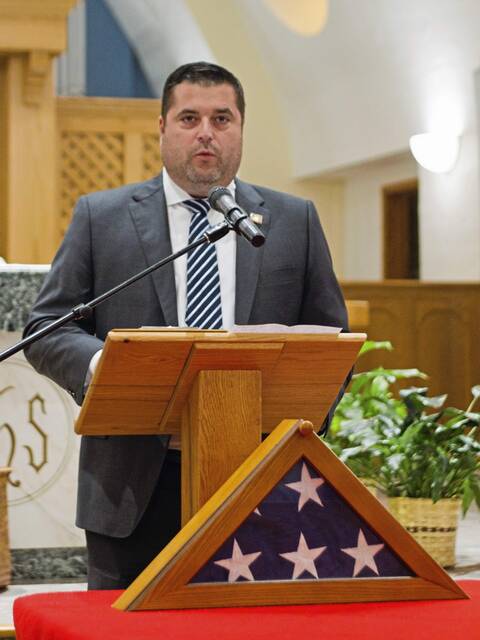 5442946_web1_cv-911memorialservice-092922-4