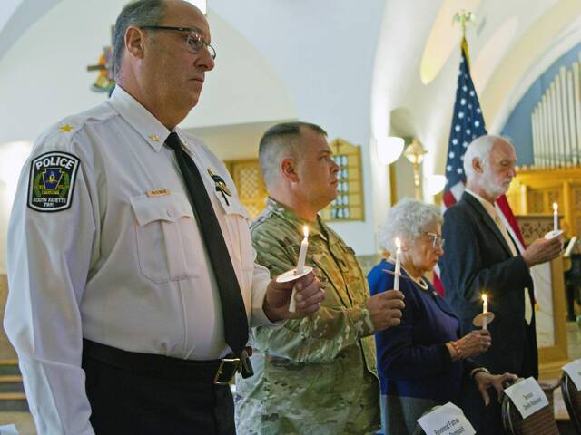5442946_web1_cv-911memorialservice-092922-6
