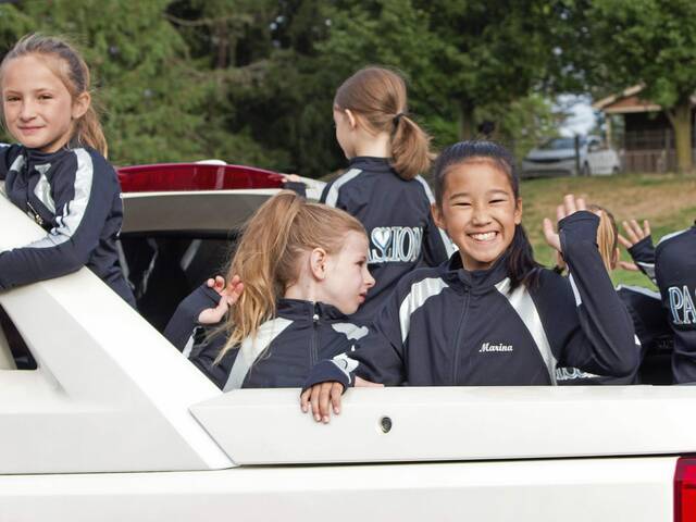 5463669_web1_bp-communitydayparade-092722-14