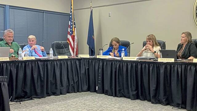 5464118_web1_te-gatewayschoolboard-100622