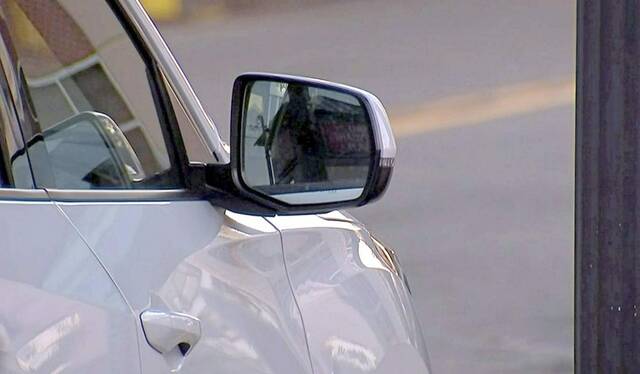 5482406_web1_ptr-ShadyCarJack-100122