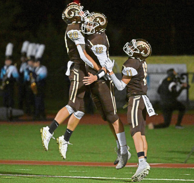 Randolph scores 5 TDs to lead win over Mars, keep Highlands undefeated