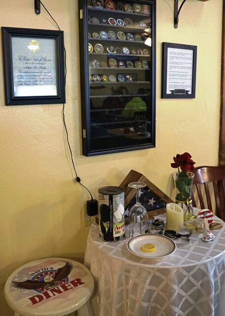 5460708_web1_vep-DavidsDinerBtheV7-101822