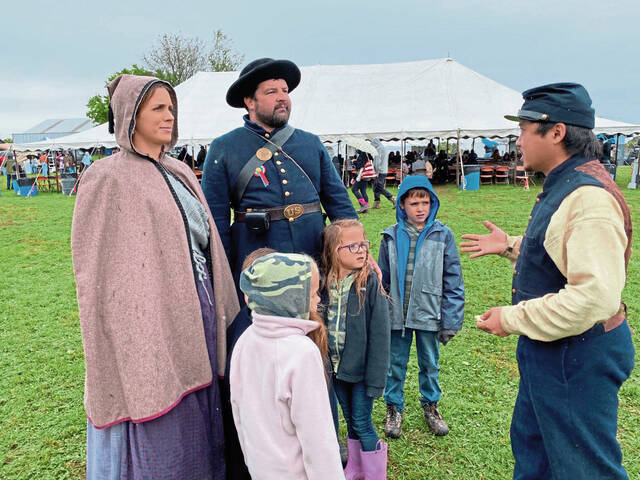 5483188_web1_gtr-applefest4-100222