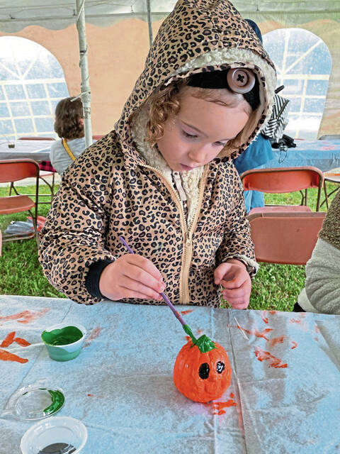 5483188_web1_gtr-applefest5-100222