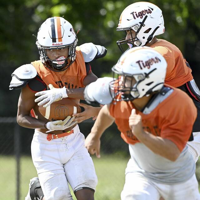 WPIAL Class 2A football roundup: No. 2 Beaver Falls takes down Riverside