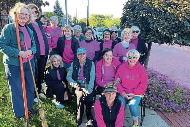 5488485_web1_vnd-oakmontgarden-100422-4