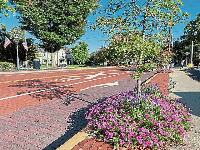 5488485_web1_vnd-Oakmontgarden-100422-6