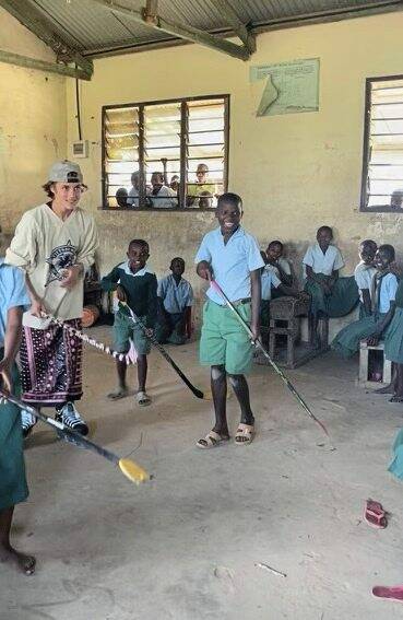 5491887_web1_vep-HockeyKenya1-100522