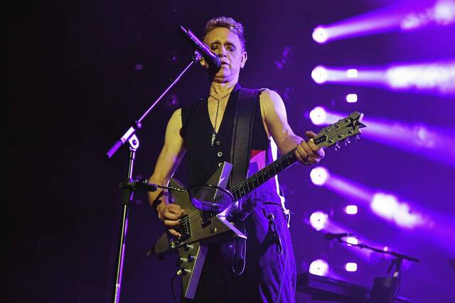 5495620_web1_ptr-depechemode-100522