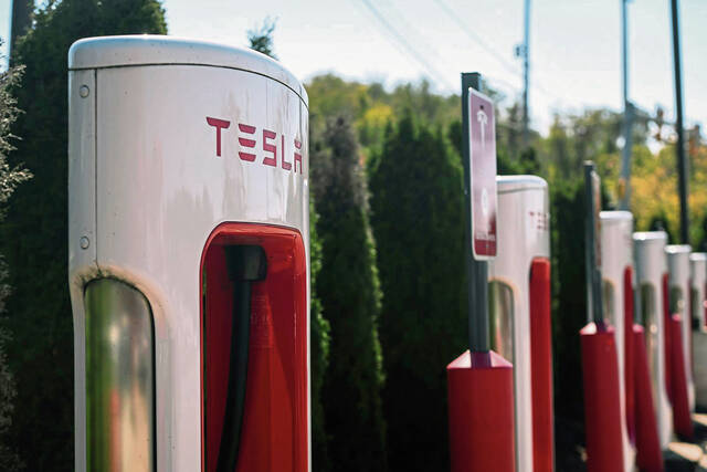 5498793_web1_gtr-chargingstations-101122