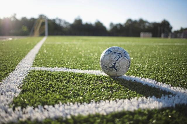 5509855_web1_soccerstock21