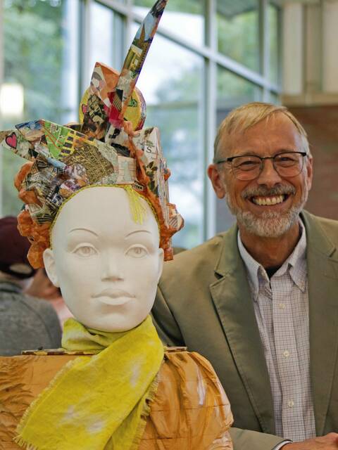 5514023_web1_si-librarysculptures-102722-2