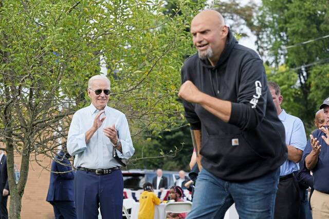 5516360_web1_bidenfetterman