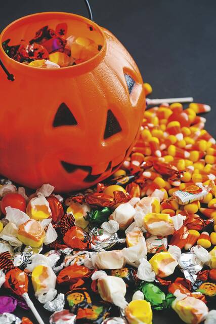 5517319_web1_web-halloweencandy