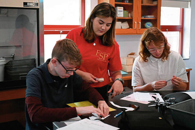 5518887_web1_gtr-SetonHillScience001-101822