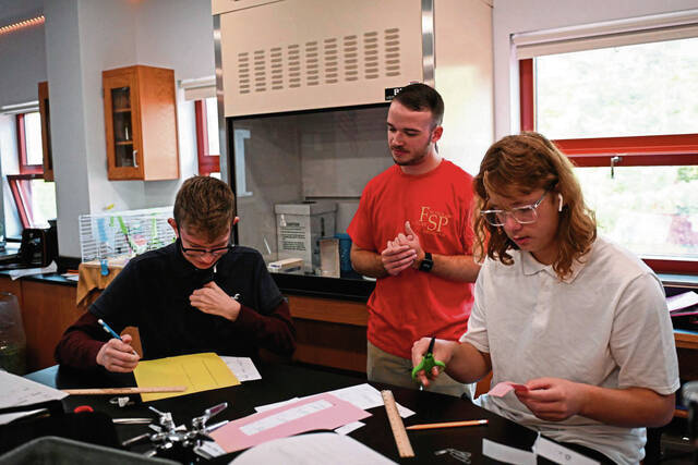 5518887_web1_gtr-SetonHillScience004-101822