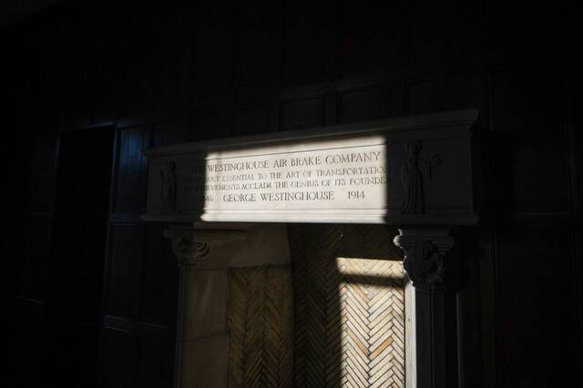 5519398_web1_ptr-castleopening9-101422