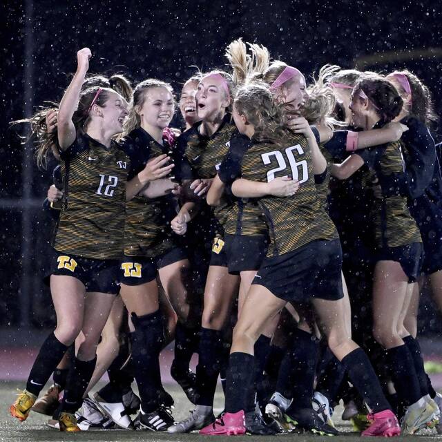 High school roundup for Oct. 12, 2022: Thomas Jefferson takes control of section with win over EF