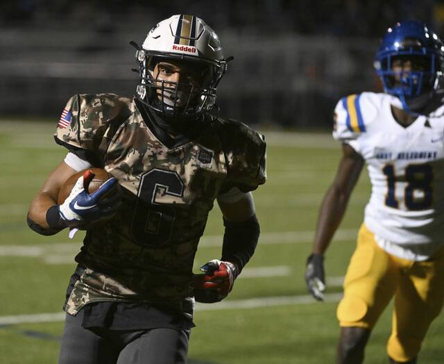 WPIAL Class 3A football roundup: Ben Lane helps Freeport shut out Knoch