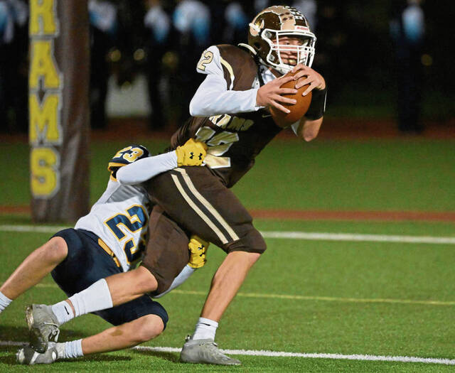 Dangerous QBs lead Armstrong, Highlands into Greater Allegheny title showdown
