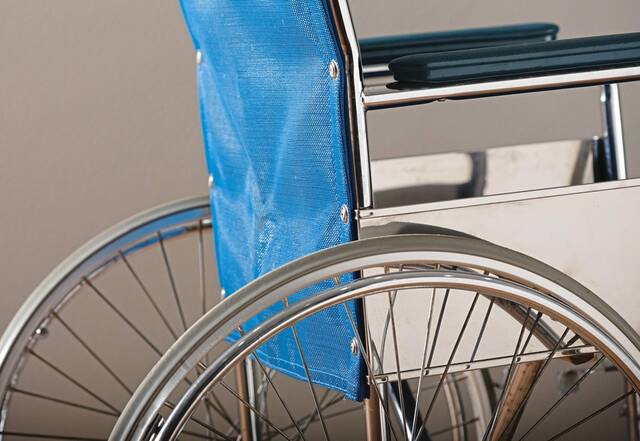 5541810_web1_web-wheelchairA