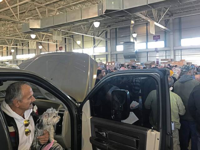 5550221_web1_ptr-airportauction002-102019