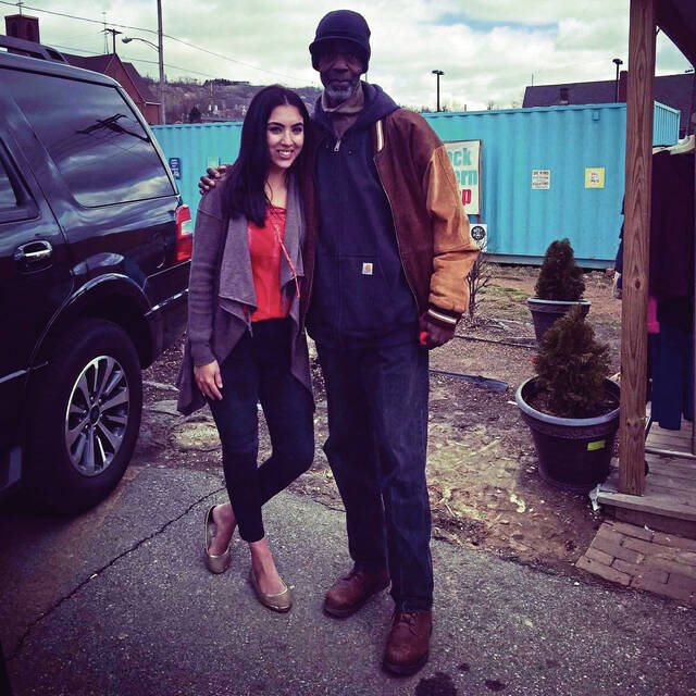 5550698_web1_Gisele-Fetterman-and-Drew-Whitley