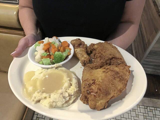 5558333_web1_gtr-ColonialGrillechicken